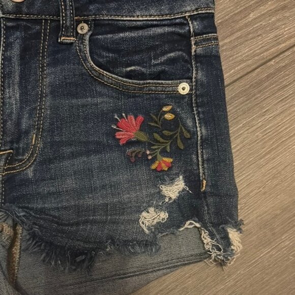 American Eagle Outfitters Blue Jean Shorts with Floral Embroidery - Picture 4 of 7